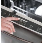 GE PROFILE Built-in 24'' Diswasher PDT785SYNFS - lifestyle top controls